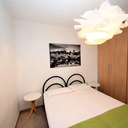 In 24920 Rosolina Mare